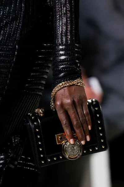 Look 76